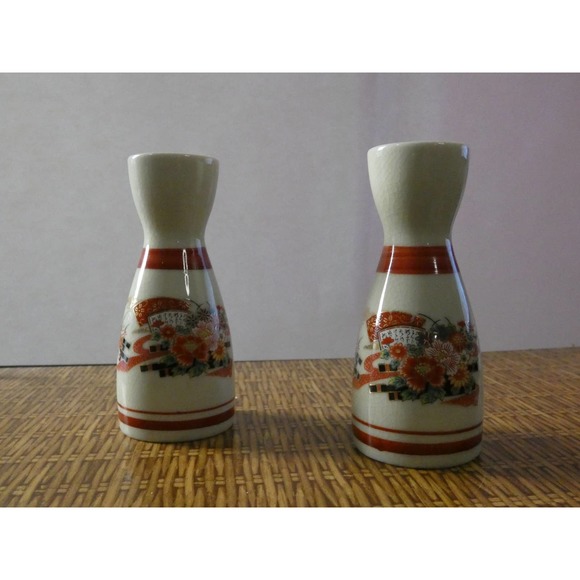 Vintage Pair of Hand Painted Ceramic Sake Carafe Made in Japan - Picture 2 of 5